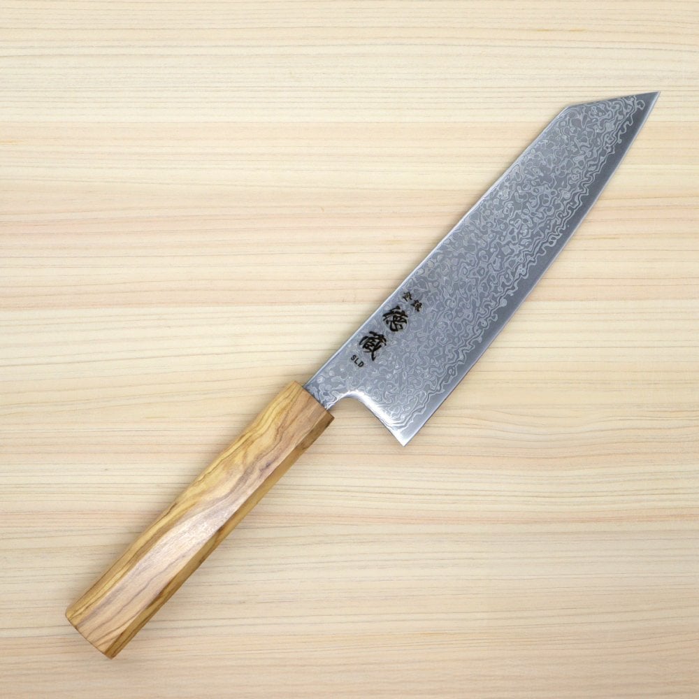 切付三徳ステンレス包丁　170mm SLD ダマスカス オリーブ八角柄 黒染仕上げ 日本製 徳蔵刃物 【TOKUZO KNIVES】 JAPAN Kitchen Knives 包丁 ほうちょう ホウチョウ 切れ味 家庭用 万能 両刃 お手入れ簡単 錆に強い プレゼント ギフト 贈り物 一生モノ INOX・イノックス