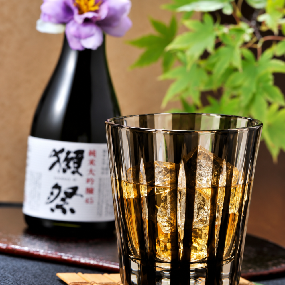 退職 異動 名入れ ギフト SXX 酒セット 日本酒 獺祭 純米大吟醸45 180ml & 黒耀切子グラス コサージュ付 木箱入り 訳ありアウトレット価格 / プレゼント ギフト 退職 記念 誕生日 還暦 古希 喜寿 傘寿 米寿 緑寿 早寿 長寿 祝い 数量限定販売