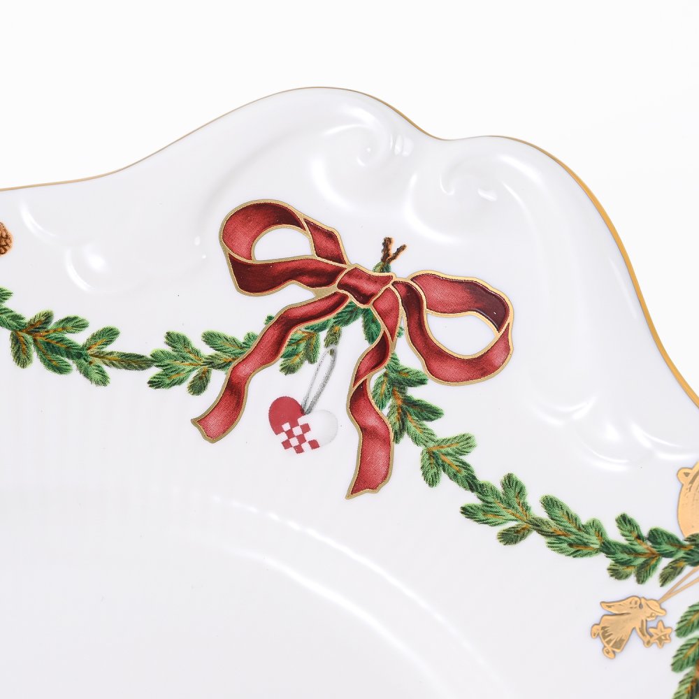 【名入れ無料】ロイヤルコペンハーゲン スターフルーテッド クリスマス ケーキディッシュ ディーププレート 深皿 28cm×25cm 日本未発売 2503422(1018148) 【スペシャルラッピング660円(別売り)】 北欧食器 洋食器 送別会 誕生日 お中元 還暦祝い 結婚祝い 結婚式 高級 父の日 母の日 成人祝い ホワイトデー
