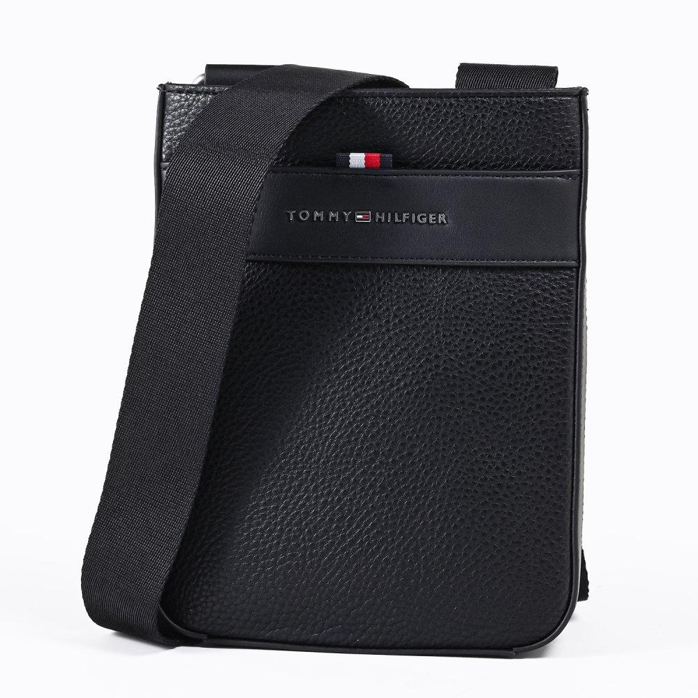 高品質ヨーロッパ輸入モデル トミーヒルフィガー TOMMY HILFIGER ショルダーバッグ メンズ CENTRAL MINI REPORTER ブラック AM0AM14697 BDS BLACK 送別会 誕生日 結婚祝い 結婚式 彼氏 息子 夫 男性 名刺入れ 高級 父の日 母の日 即日発送