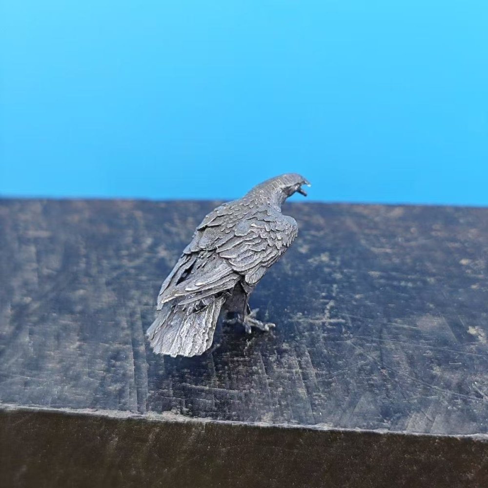 ワシ 置物 真鍮製 ミニチュア イーグル 鷲 オブジェ アンティーク調 動物 鳥 フィギュア インテリア 雑貨 デスク 飾り コレクション レトロ