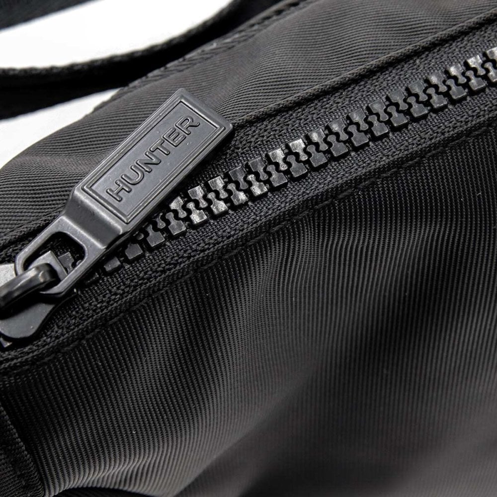 HUNTER ハンター Claymorie Nylon Sling クレイモリー ナイロン スリングバッグ ショルダーバッグ クロスボディバッグ メンズ レディース ユニセックス 黒 ブラック 斜め掛け 耐水 HXRU0049252HB