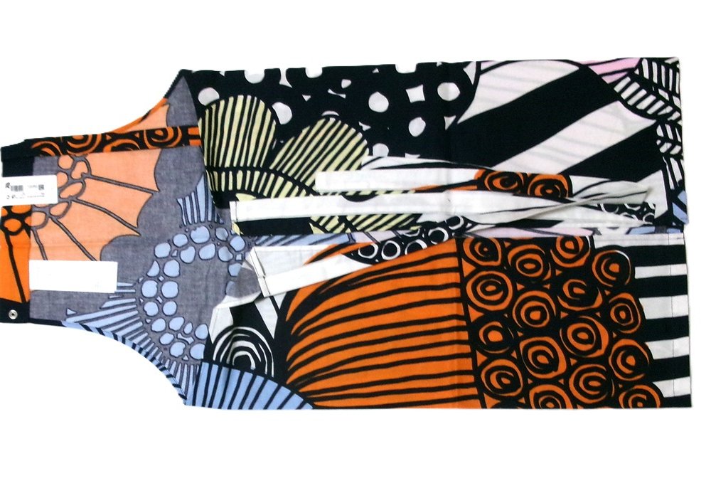 マリメッコmarimekko  シイルトラプータルハ 74329－123 エプロン ホワイト／ライトイエロー／オレンジ【キッチン　エプロン　プレゼント　贈り物　母の日　】【御結婚御祝・内祝・新築御祝・還暦御祝・御礼・寿・ギフト包装可能】