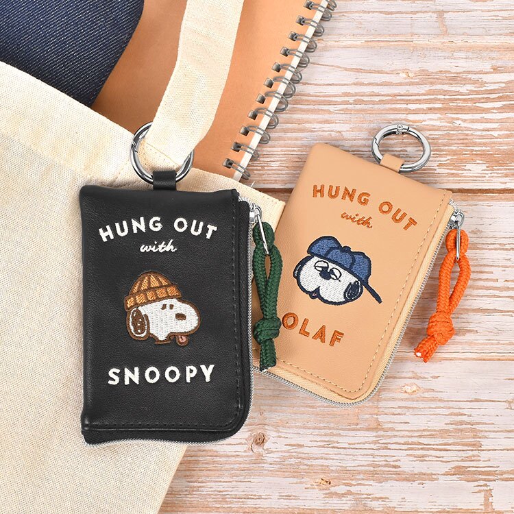 スマートキーケース スヌーピー SNOOPY スマートキー 車 鍵 ファスナー ポーチ 窓付き 小銭入れ レディース メンズ おしゃれ かわいい コンパクト キャラクター 小物入れ キーポーチ カラビナ付き 小さい 鍵ケース 車の鍵 家の鍵 駐車券 免許証 オラフ 黒 ブラック ベージュ