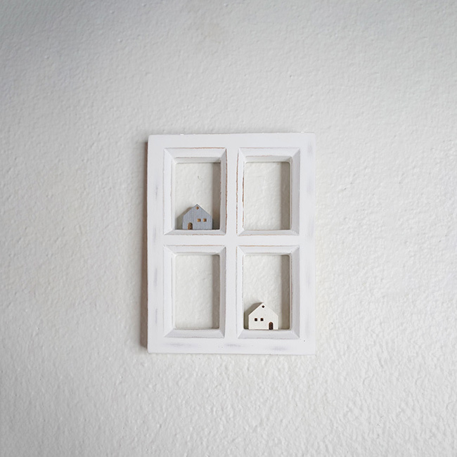 Window frame photo2L[木製フレーム ディスプレイ 窓枠 デザイン オーナメント 木枠 インテリア ウォールデコレーション 壁掛け 額縁 シャビーシック ナチュラル雑貨 白 おしゃれ ドライフラワー 写真立て]