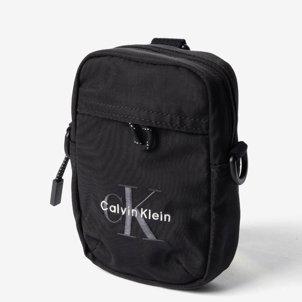 カルバンクライン Calvin Klein BOLD LOGO NYLON SLIM REPORTER ボールド ロゴ ナイロン スリム レポーター LV04D3231G ショルダーバッグ メンズ バッグ