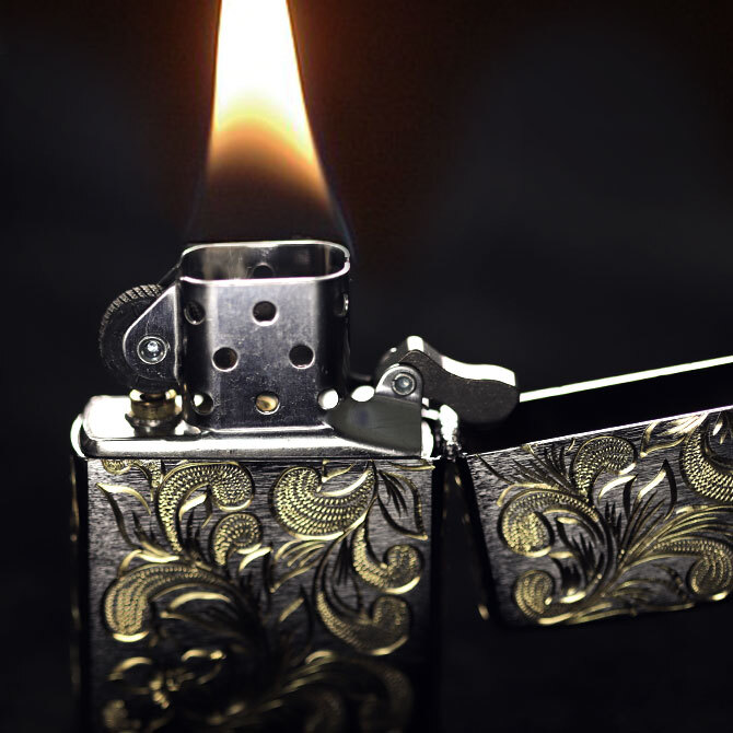 Zippo ライター ジッポライター 愛煙家 喫煙 真鍮 クロムサテーナ クロムメッキ #200 レギュラータイプ スクロール プルメリア 5面手彫り ハワイアンジュエリー おしゃれ かっこいい ジッポーライター 彼氏 夫 男性 メンズ プレゼント ハロウィン 【品番：FL102C】