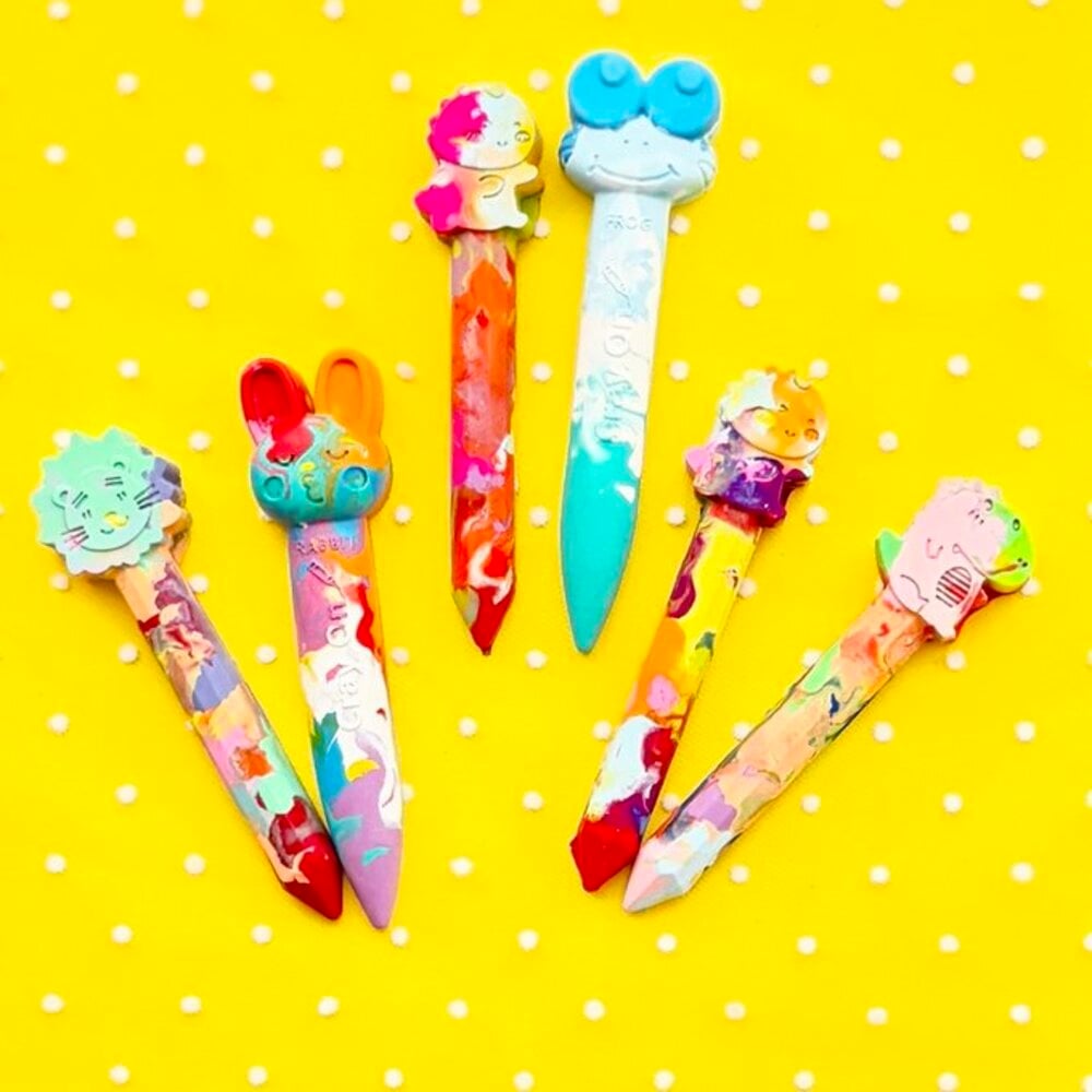 １つでたくさんの色がかける クレヨン 知育玩具 誕生日プレゼント 出産祝い 名前入り おえかき ギフト はじめてのおえかき 名入れ スティッククレヨン こども 世界にひとつ カラフル