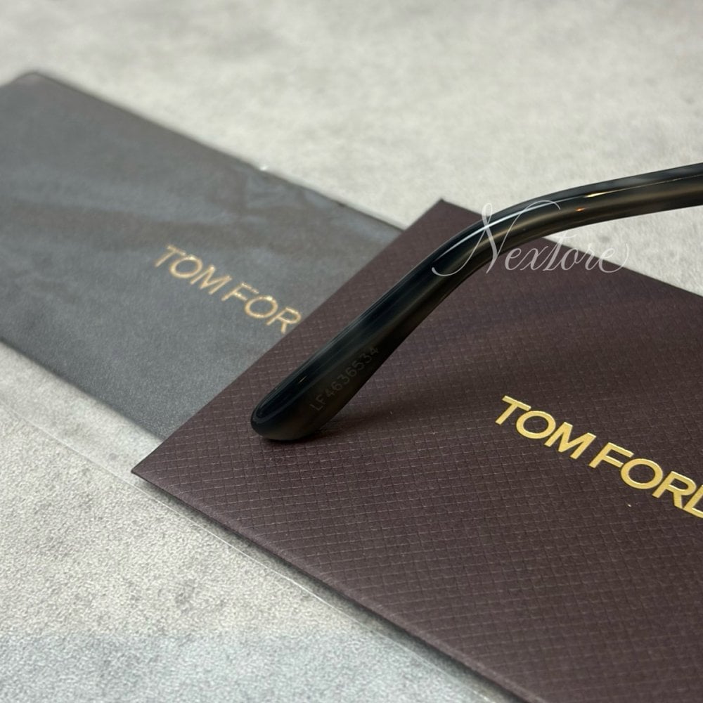 【並行輸入品】【正規品・新品 箱付き】TOMFORD トムフォード TF698 FT698 47N イタリア製 サングラス メガネ 眼鏡 メンズ レディース TOM FORD トム フォード 伊達メガネ