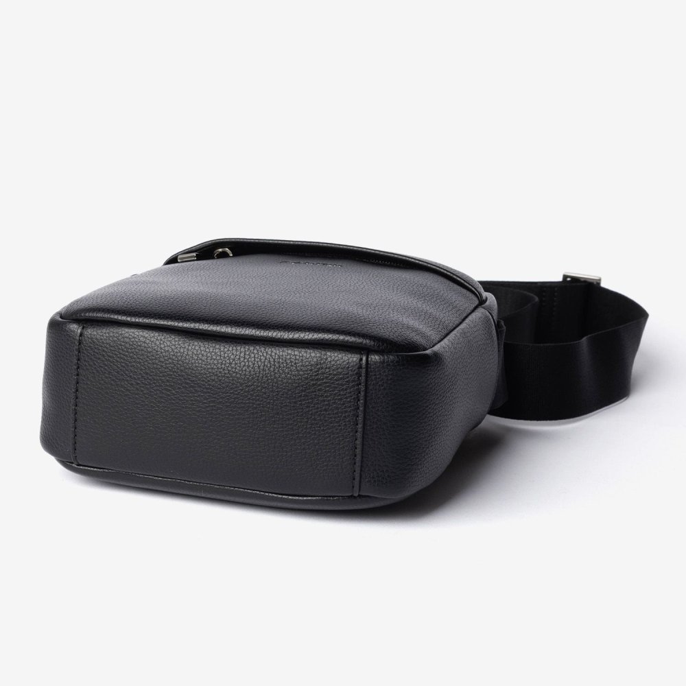 カルバンクライン Calvin Klein RAISED REPORTER レイズド リポーター LV04D3160G ショルダーバッグ メンズ バッグ