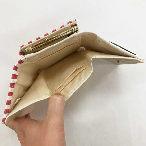 ポチャッコ 口金財布 がま口 財布 レディース 二つ折り コンパクト サンリオ キャラクター グッズ 合成皮革 かわいい おしゃれ プレゼント ギフト サンリオ正規ライセンス品