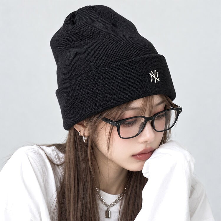ニット帽 NEW ERA ニューエラ メンズ レディース ベーシックカフニット ミニロゴ NY LA ヤンキース ドジャース ニットキャップ ビーニー 帽子 折り返し ロゴ刺繍 ワンポイント シンプル ブラック グレー 男女兼用 ワンサイズ 秋冬 防寒 カジュアル ストリート 通勤 おしゃれ