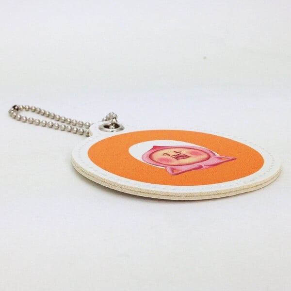 こびとづかん イニシャルバッチ O カクレモモジリ キーホルダー バッヂ お名前 グッズ MCOR