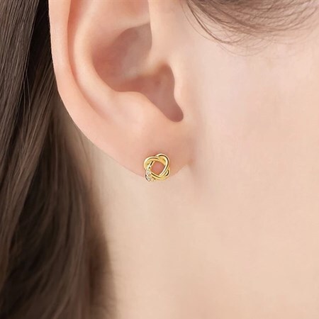 【無料ラッピング】  ヨンドシー 4℃ EAU DOUCE４℃ K18イエローゴールド ピアス ダイヤモンド ブランド 正規品 新品 ギフト プレゼント 人気 おすすめ 誕生日 記念日 クリスマス 送料無料
