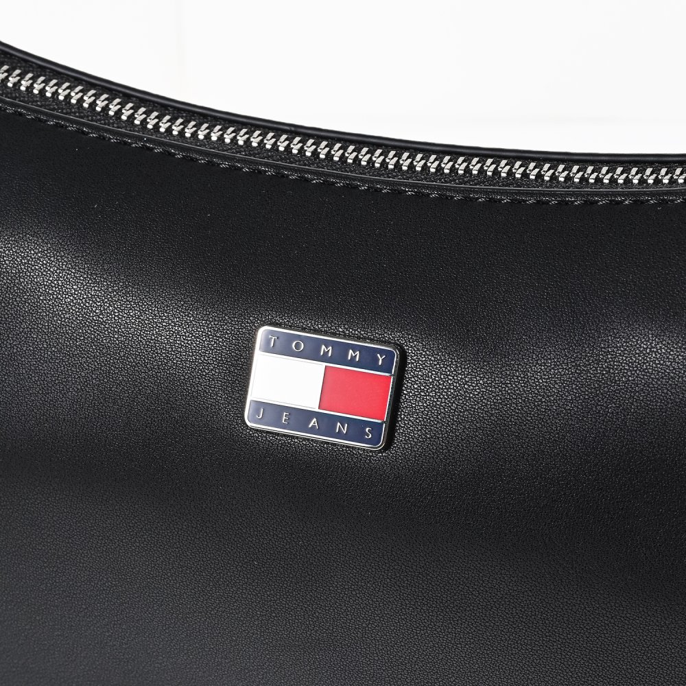 高品質ヨーロッパ輸入モデル トミーヒルフィガー TOMMY HILFIGER ショルダーバッグ レディース TOMMY JEANS DAILY ELEATED ブラック AW0AW19041 BDS BLACK 送別会 誕生日 結婚祝い 結婚式 彼氏 息子 夫 男性 名刺入れ 高級 父の日 母の日 即日発送