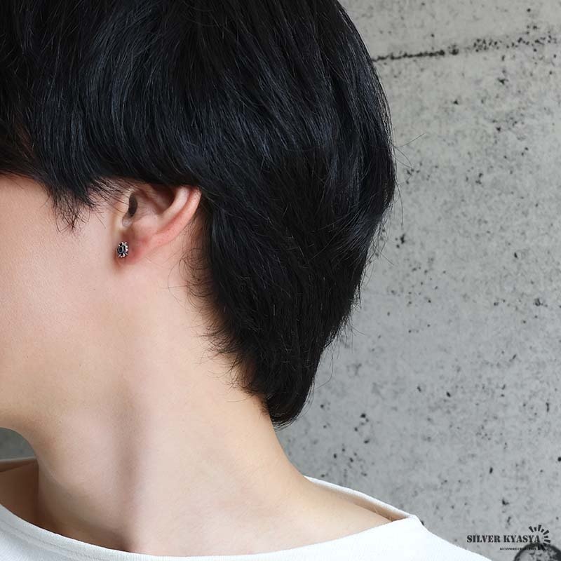 シルバー925 クローバーピアス ブルーストーン メンズ レディース ユニセックス 四つ葉 フラワー カラーストーン スタッドピアス 耳飾り アクセサリー アンティーク調 ワンポイント おしゃれ かっこいい カジュアル 片耳用 1点