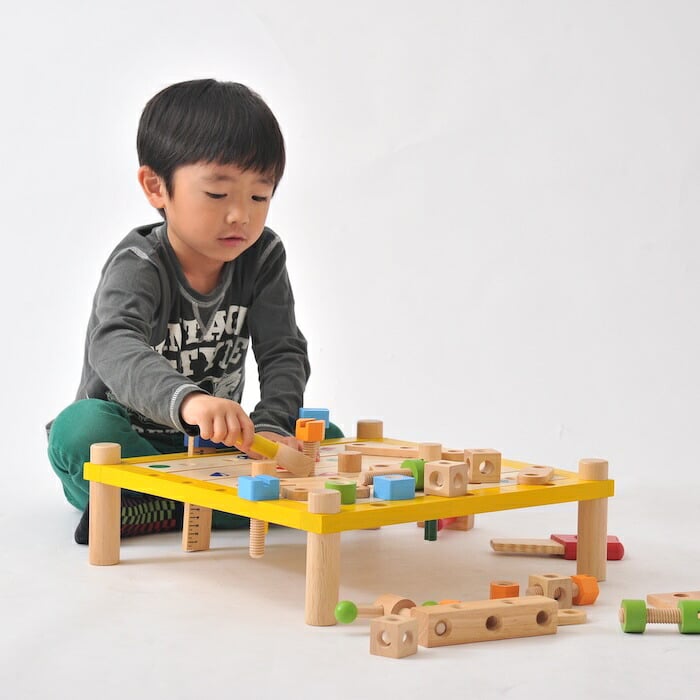 知育玩具 大工おもちゃ カーペンターテーブル 3歳 木製 指先トレーニング アイムトイ 海外ブランド 男の子 女の子