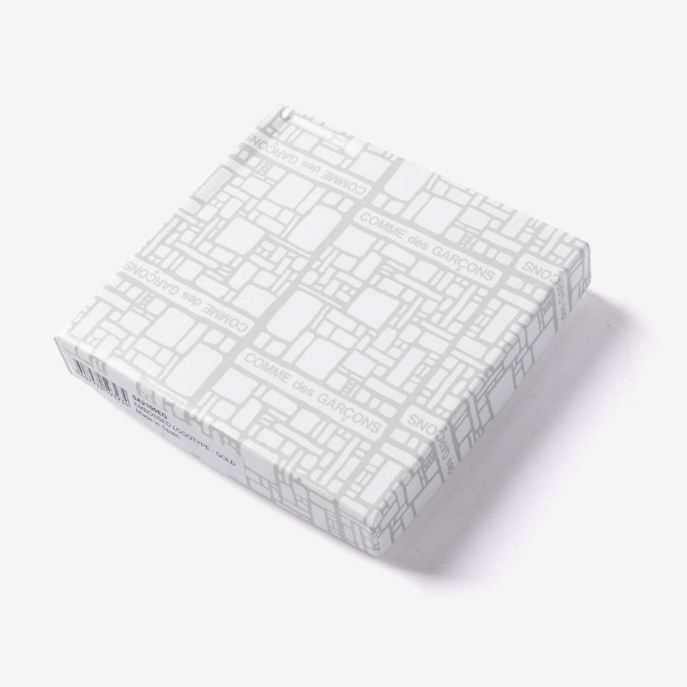 コムデギャルソン COMME DES GARCONS EMBOSSED LOGOTYPE エンボス ロゴタイプ Bifold Wallet 二つ折り財布 SA2100EG ユニセックス 財布