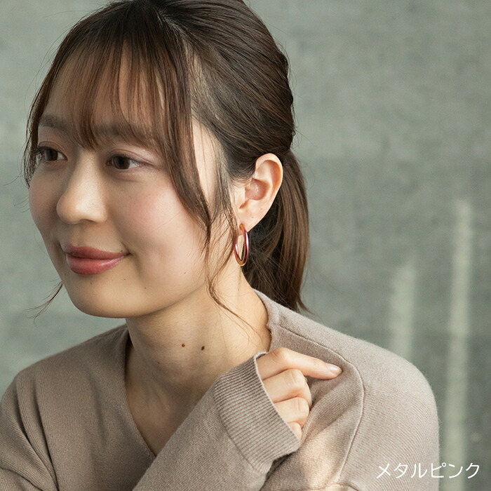 ピアス チタン フープ ハーフ 大きめ 純チタン 幅3mm×直径30mm 全8色 アレルギー対応 医療用 日本製 おすすめ メンズ レディース 片耳 1個 かわいい カラフル