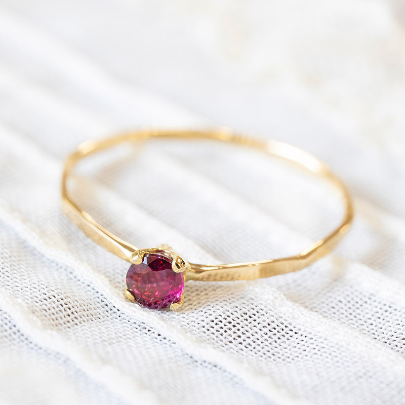  当店厳選 ルビー Ruby Fine Ring 18金 K18 リング 指輪 ルビー 極細リング 華奢リング 細リング ピンキーリング 18金リング ルビーリング 地金リング 誕生日 プレゼント ギフト