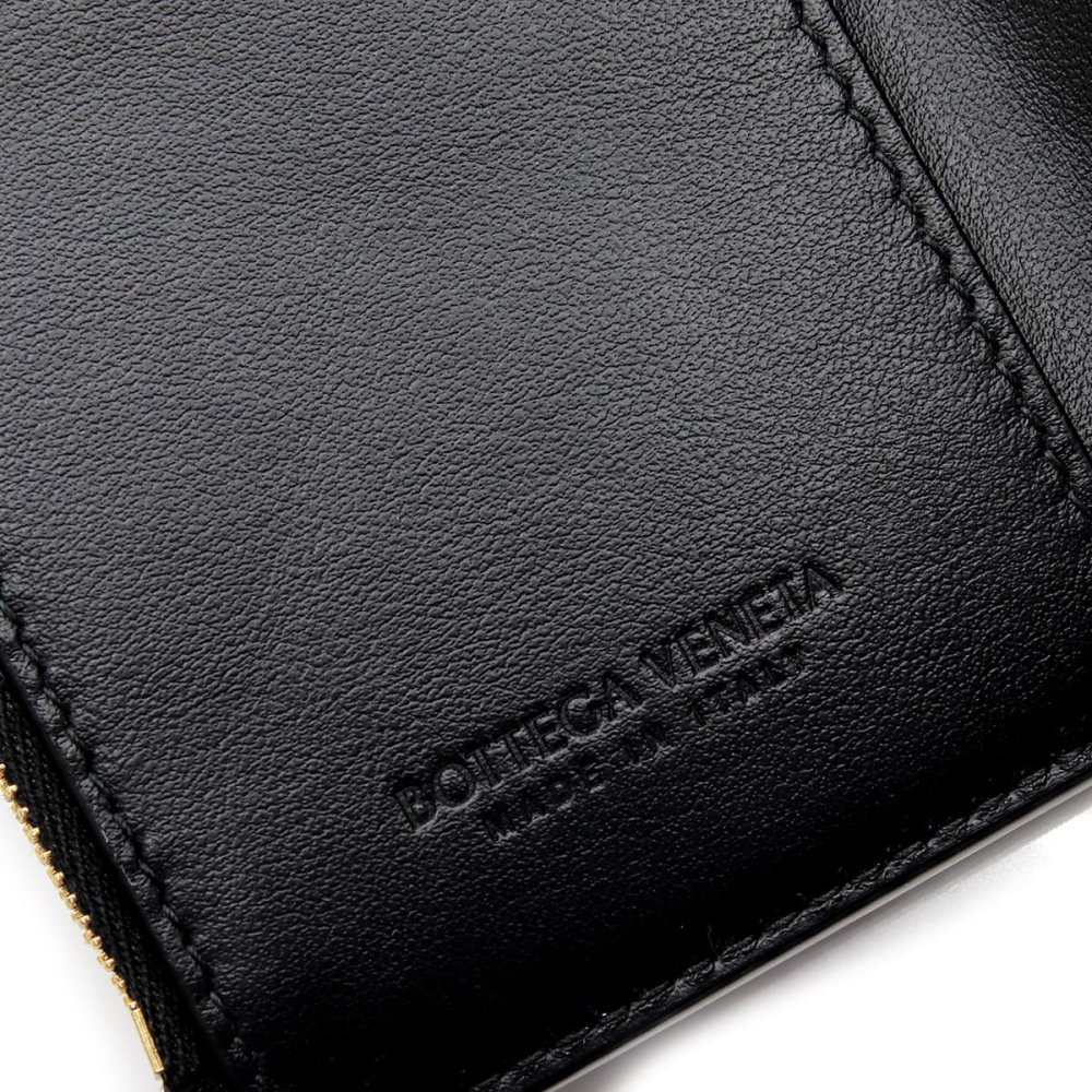 選べる2色 ボッテガヴェネタ BOTTEGA VENETA 三つ折り財布 レディース メンズ マキシイントレチャート 本革 ミニ財布 小銭入れ付き ブラック トープグレー カード6枚 750245 V3UO1