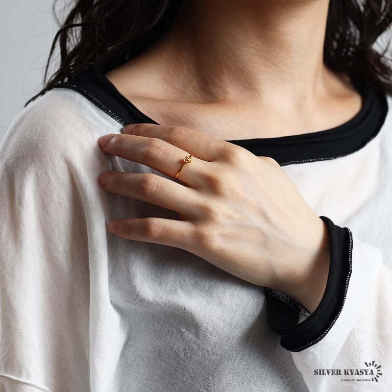 ステンレス フラワーリング ローズリング 細身 可愛い ゴールド 指輪 シンプル お洒落 ピンキー 細め ワンポイント 花 薔薇 一輪 プチプラ レディース 女性 金属アレルギー対応