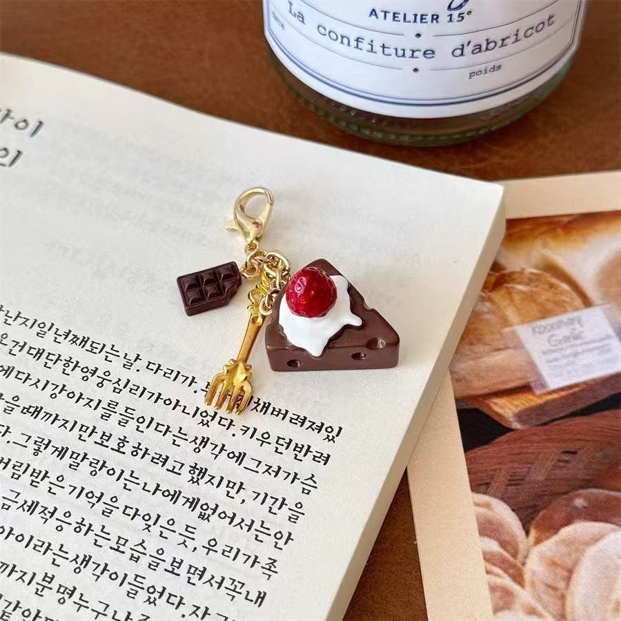 バッグチャーム 2点セット ケーキ チョコレート プリン スイーツ キーホルダー チャーム ミニチュア 食品サンプル風 バッグアクセサリー レディース かわいい おしゃれ プレゼント ギフト