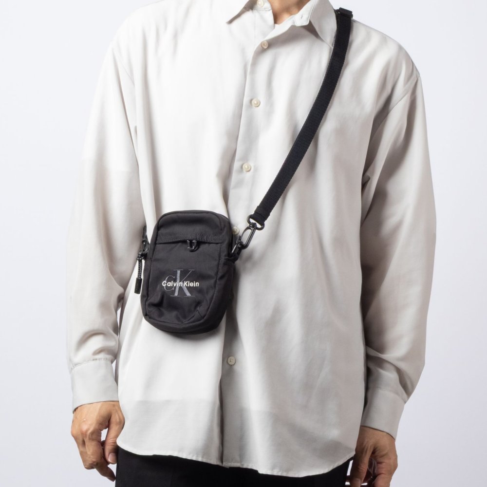 カルバンクライン Calvin Klein BOLD LOGO NYLON SLIM REPORTER ボールド ロゴ ナイロン スリム レポーター LV04D3231G ショルダーバッグ メンズ バッグ