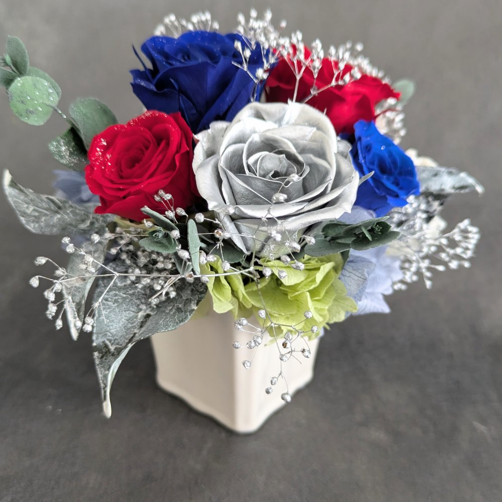 プリザーブドフラワー青と赤い薔薇にシルバーローズの魔法の枯れないお花【リボンラッピング付き】