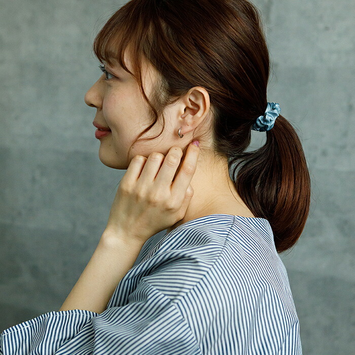 【ジュエリーの町 山梨甲府製】プラチナ フープピアス 細い 小さい PT900 幅2mm×直径13mm アレルギー対応  日本製 品質保証書 おすすめ 片耳 1個 かわいい