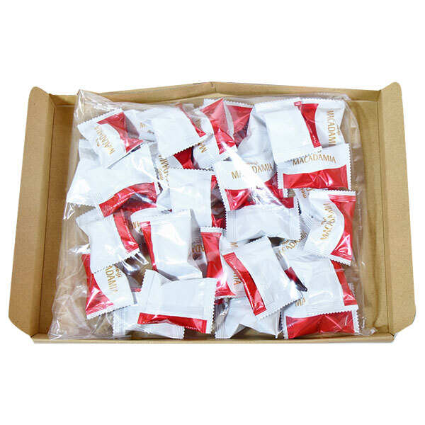 (全国送料無料)お菓子 詰め合わせ 明治 マカダミアチョコレート 個包装 32粒 メール便 (4902777215129sx32mz)【送料無料 詰め合わせ おやつ 小袋 個包装 お試し】