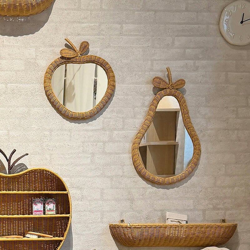 ferm LIVING ファームリビング 林檎の形の編み込みラタンミラー Apple Braided Mirror  北欧 壁掛け 鏡 ミラー ラタン おしゃれ 可愛い 北欧雑貨 インテリア雑貨 キッズ 子供部屋 リンゴ 林檎 正規販売店
