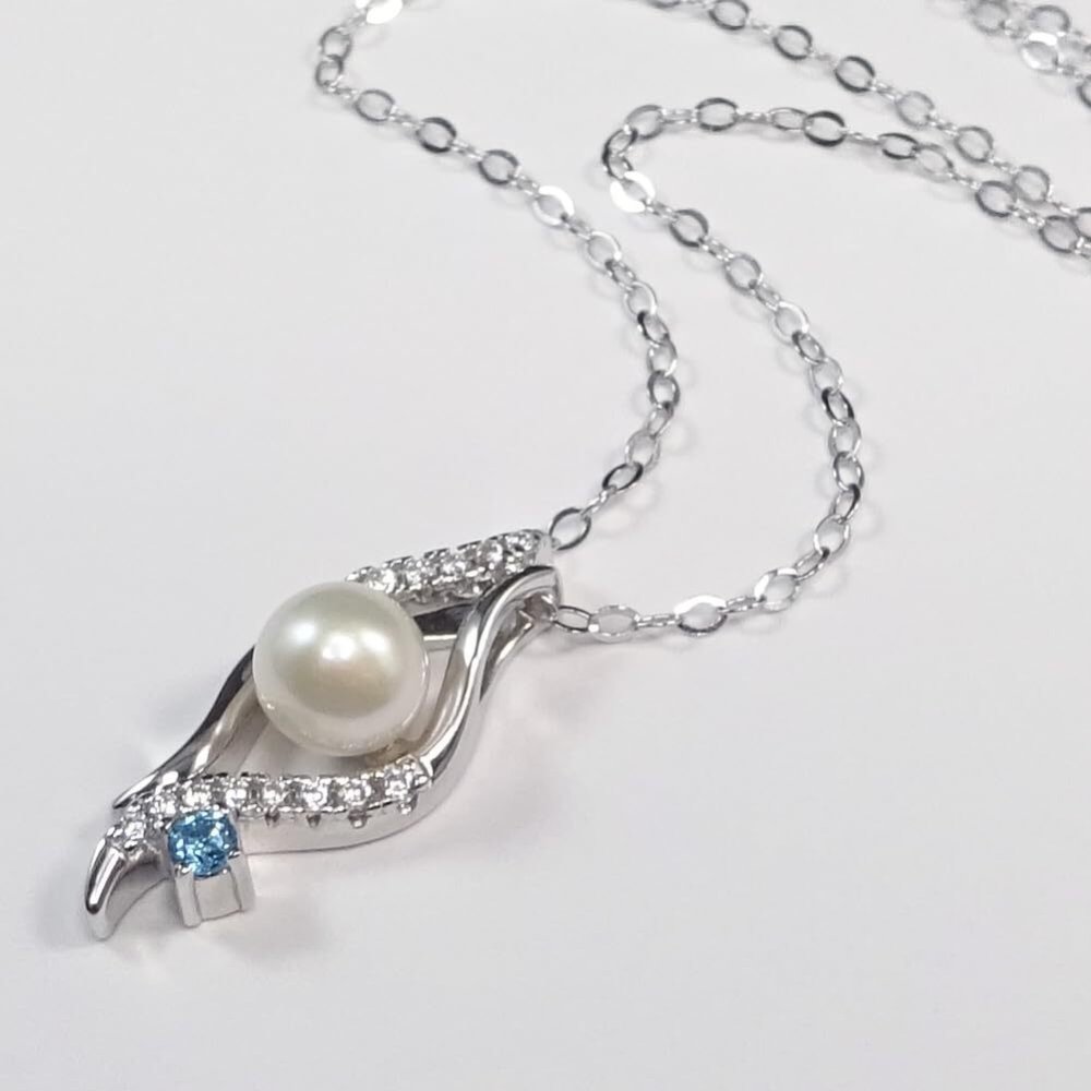 シルバー本真珠 ペンダント ブルーCZ入り 流れるラインパールネックレス6月の誕生石 6月誕生石【送料無料】【レディース,激安,特価,通販】