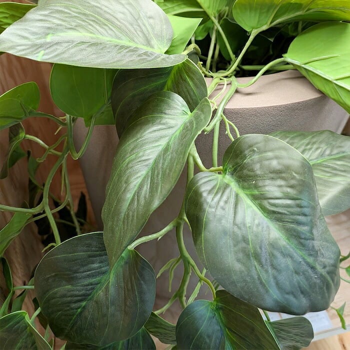 観葉植物 造花 ポトス BROWN 全高約80cm フェイクグリーン 高級 本物そっくり リアル おしゃれ 卓上 インテリア 人工観葉植物 アーティフィシャルグリーン 垂れ下がる つる オフィス 店舗 開店祝い 室内 リビング 玄関 トイレ 風水 フェイク