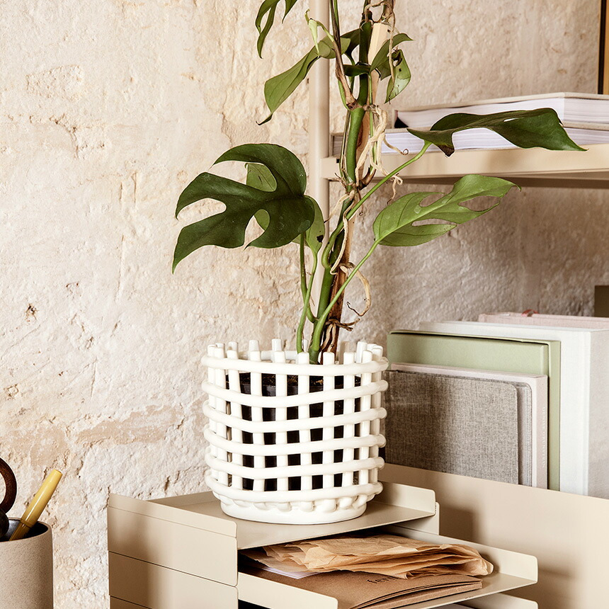 ferm LIVING ファームリビング セラミック バスケット ラージ 直径23.5cm 北欧雑貨 インテリア カゴ おしゃれ 小物入れ デンマーク 収納 陶器 ポットカバー 鉢カバー インテリア雑貨 北欧雑貨 キッチン 玄関 リビング