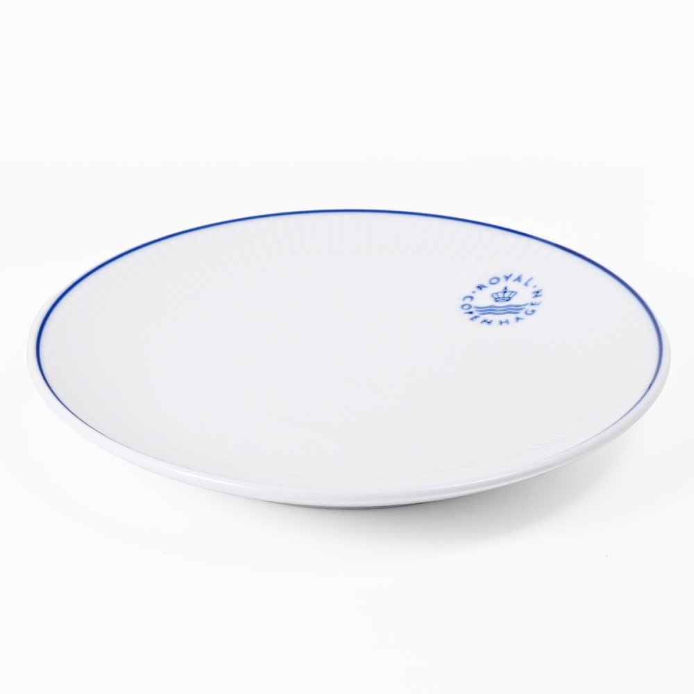 ロイヤルコペンハーゲン ブルーライン クーププレート 19cm 1658729 (1058884) 【スペシャルラッピング660円(別売り)】 北欧食器 洋食器 送別会 誕生日 お中元 還暦祝い 結婚祝い 結婚式 高級 父の日 母の日 成人祝い ホワイトデー