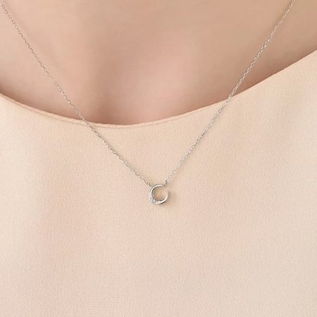 【無料ラッピング】 ヨンドシー 4℃ ネックレス シルバー 月 11月誕生石 トパーズ レディース ブランド 正規品 新品 ギフト プレゼント 人気 おすすめ 誕生日 記念日 クリスマス 送料無料 4cd522757