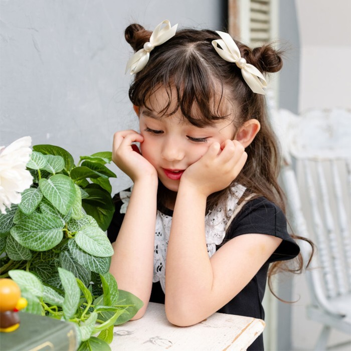 ヘアクリップ リボン かわいい 通販 Rora ルミナ 2個セット 髪留め 髪飾り ヘアアクセサリー 女の子 キッズ 子供 上品 可愛い 結婚式 発表会 七五三 入学式 フォーマル パール 卒園式 簡単クリップ式 キッズファッション