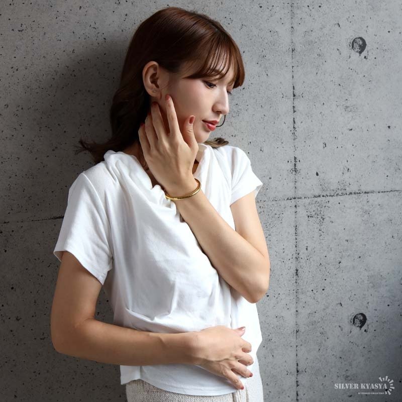 ステンレス 色んな福のバングル ゴールド 福たくさん レディース ブレスレット 腕輪 縁起物 お守り アクセサリー 開運モチーフ 刻印風 光沢 華奢 上品 大人 女性 普段使い 重ね付け 手元コーデ ファッション ジュエリー