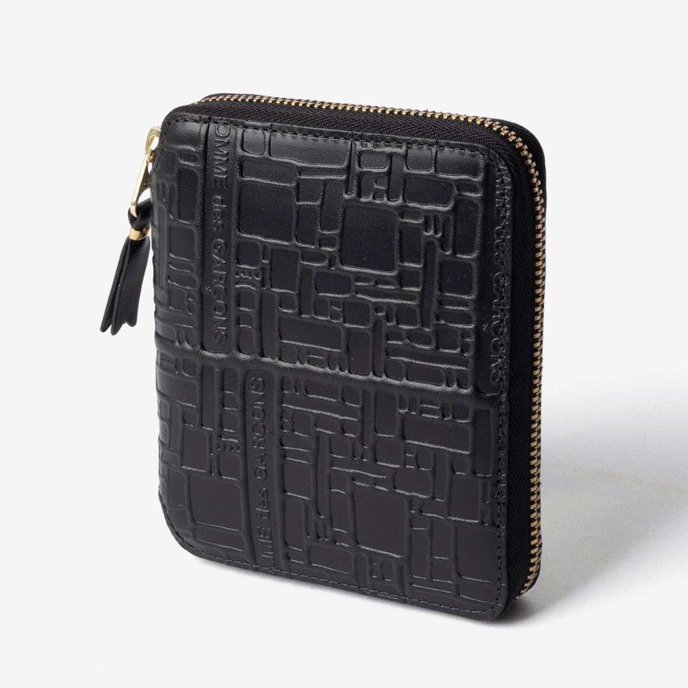 コムデギャルソン COMME DES GARCONS EMBOSSED LOGOTYPE エンボス ロゴタイプ Bifold Wallet 二つ折り財布 SA2100EL ユニセックス 財布