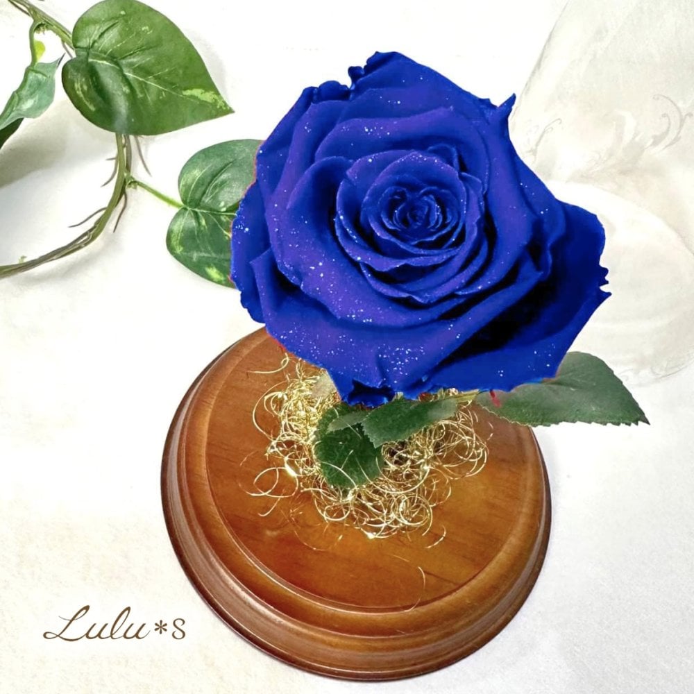 【天然ダイヤモンドの輝き】プリザーブドフラワー バラ 薔薇 ガラスドーム 2色 赤 青 ダイヤモンドローズ 花 ギフト プロポーズ 結婚式 記念日 誕生日 プレゼント 女性 妻 彼女 美女と野獣 サムシングブルー アモローサ 還暦祝い 退職祝い お祝い インテリア オブジェ Lulu＊s ルルズ