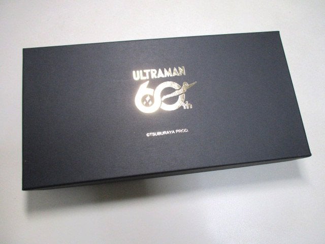 ウルトラマン 財布 メンズ 長財布 ラウンドファスナー 60周年記念限定モデル ULTRAMAN 本革 ヌメ革 ボディデザインのインクジェットプリント 公式正規品
