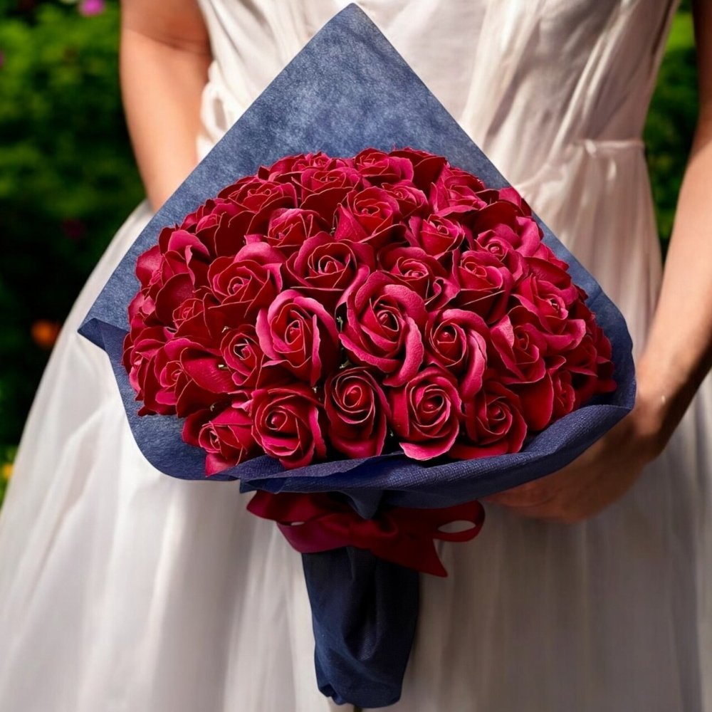 【ワインレッド】「サヴォンローズ」 花束 ブーケ バラの花束 薔薇の花束 花ギフト フラワーギフト フラワーボックス プロポーズ サプライズ ソープフラワー シャボンフラワー 石鹸フラワー 石鹸の花 石鹸のバラ 枯れない花 インテリア 母の日 父の日 敬老の日 クリスマス バレンタイン ホワイトデー 誕生日 入学 卒業 就職 結婚祝い 結婚記念日 退職祝い 記念日 