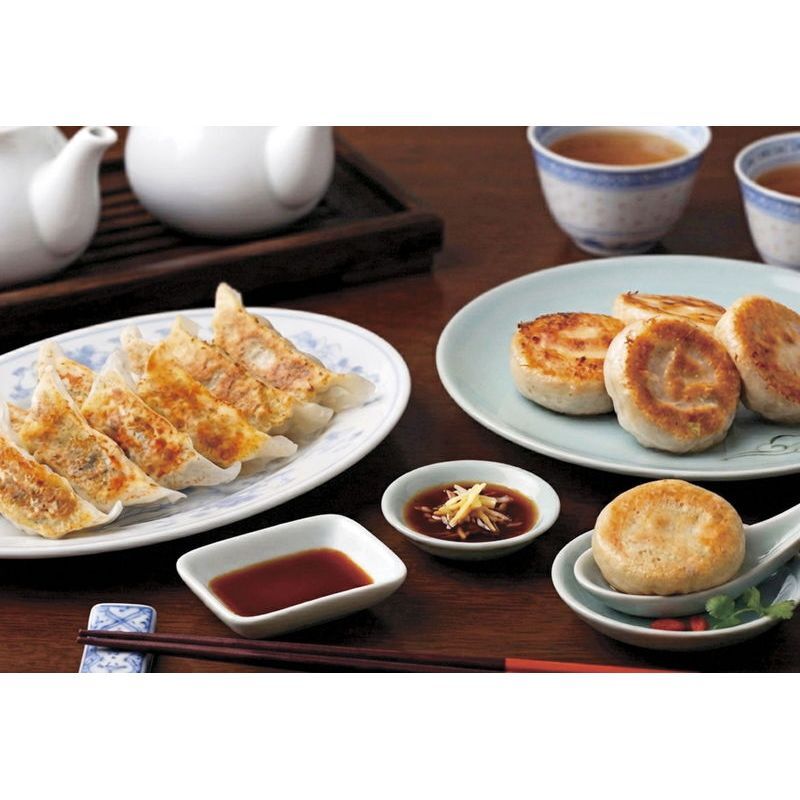お歳暮・冬ギフト 芦屋伊東屋 薩摩黒豚餃子と大粒・黒豚焼き小籠包セット (GGOO-4) ※送料無料(北海道・沖縄・離島への配送不可)