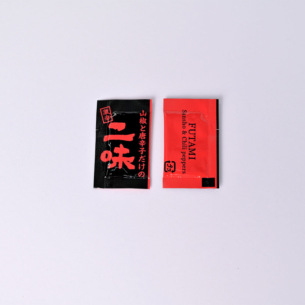 ぶどう山椒 粉 小袋 | 紀州香山椒 香山椒 二味 豆袋 25袋 / 500袋入| 山本勝之助商店 | 石臼挽き 和歌山県産 国産 香り 辛み うなぎ 蕎麦 贈り物 ギフト 麻婆豆腐 鍋