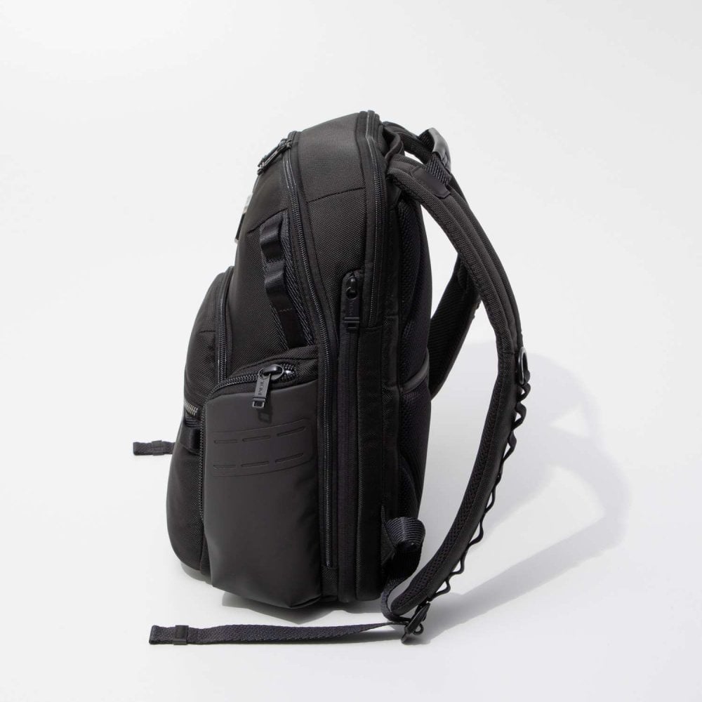 トゥミ TUMI ALPHA BRAVO アルファ ブラボー Navigation Backpack ナヴィゲーション バックパック 0232793D 142479 0232793DGMT 159082 リュックサック メンズ バッグ ブラック 防水加工 ラップトップ収納 PCポケット 収納力 大容量 通勤 ビジネス