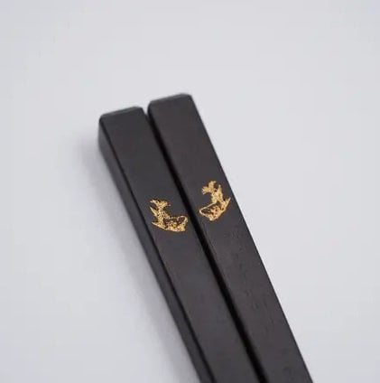 中鉢2枚+箸置き2個+箸2膳セット / monochrome line+名古屋のお箸 / ギフトボックス＆熨斗付き / 瀬戸焼【送料無料（北海道・沖縄を除く）】