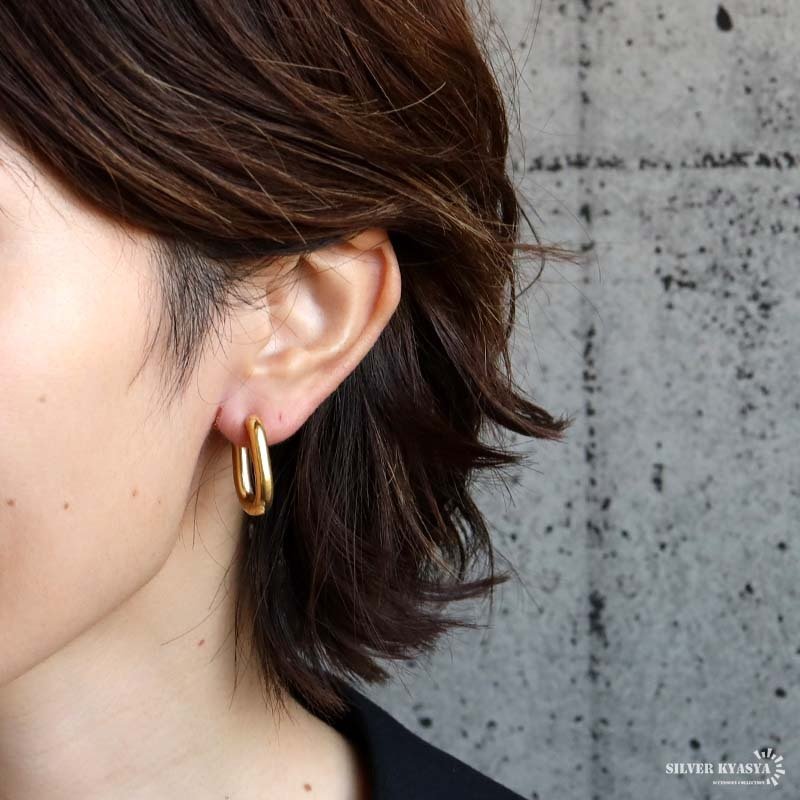 ステンレス ワイド スクエアピアス 2カラー 両耳用2点セット レディース フープ 四角 太幅 角丸 艶感 立体感 シンプル モード きれいめ 大人 上品 カジュアル 耳元 アクセサリー 存在感 メタル ミニマル おしゃれ デイリー