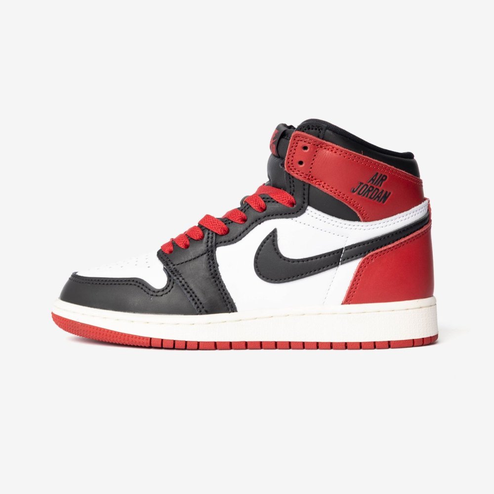 ナイキ NIKE AIR JORDAN 1 RETRO HIGH OG GS BLACK TOE REIMAGINED エアジョーダン レトロ ハイ オージー FD1437 スニーカー ハイカット つま黒 ジュニア キッズ レディース シューズ AJ1