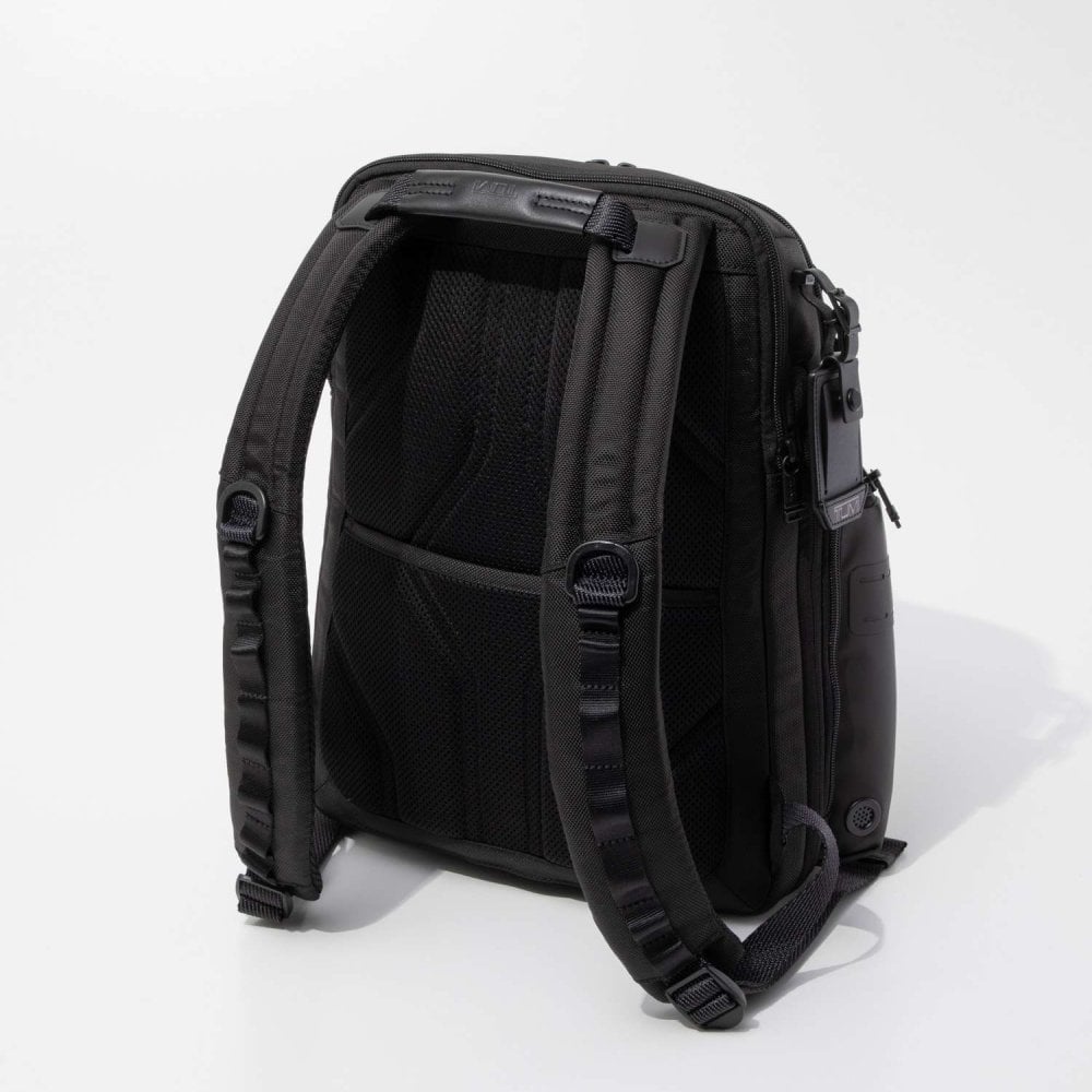 トゥミ TUMI ALPHA BRAVO アルファ ブラボー Navigation Backpack ナヴィゲーション バックパック 0232793D 142479 0232793DGMT 159082 リュックサック メンズ バッグ ブラック 防水加工 ラップトップ収納 PCポケット 収納力 大容量 通勤 ビジネス